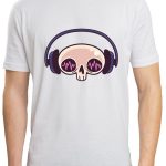 Calaveri escuchando música
